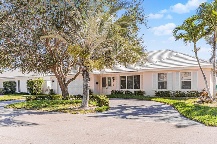 Property Photo:  2810 NE 60th Street  FL 33308 