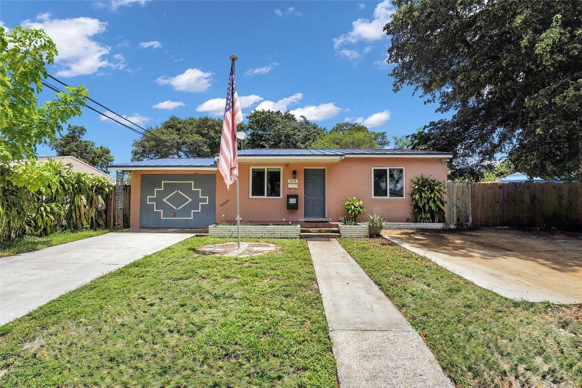 Property Photo:  613 N 28th Avenue  FL 33020 