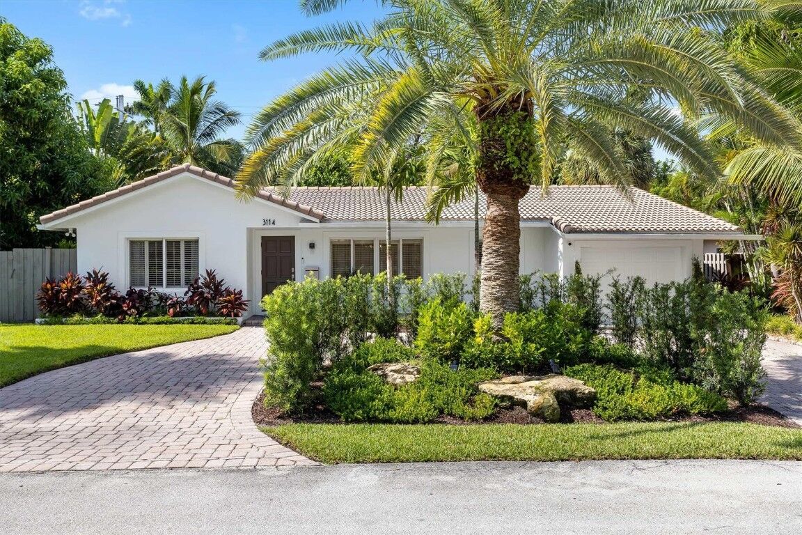 Property Photo: 3114 NE 19th Street FL 33305