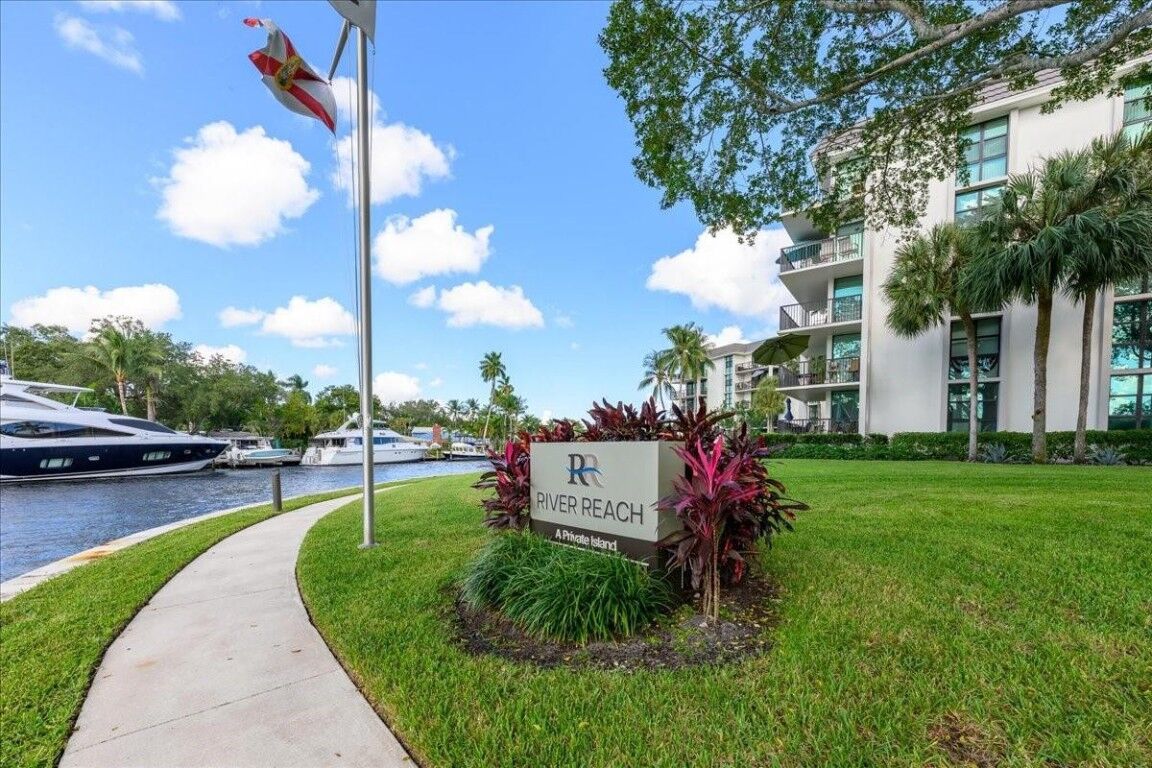 Property Photo: 900 River Reach Drive 425 FL 33315