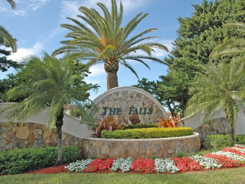 Property Photo: 820 Savannah Falls Drive FL 33327