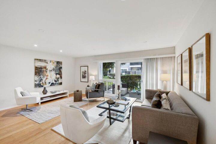 Property Photo:  453 North Rengstorff Avenue 17  CA 94043 