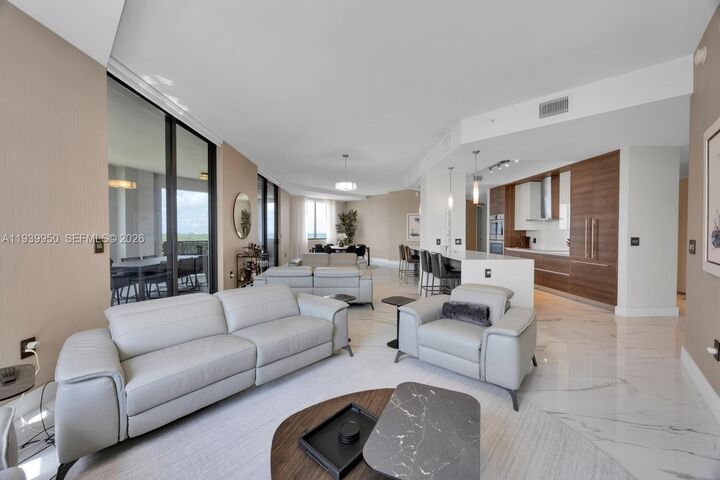 Property Photo: 301 Altara Ave Lph914 FL 33146