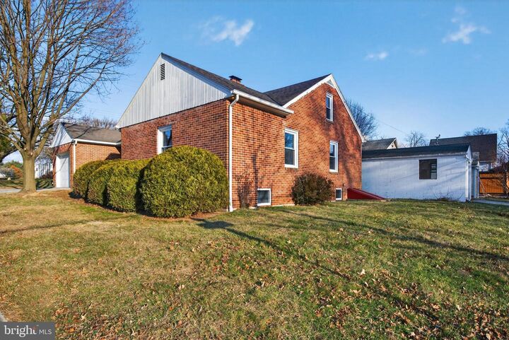 Property Photo:  10 Dixie Drive  PA 17356 