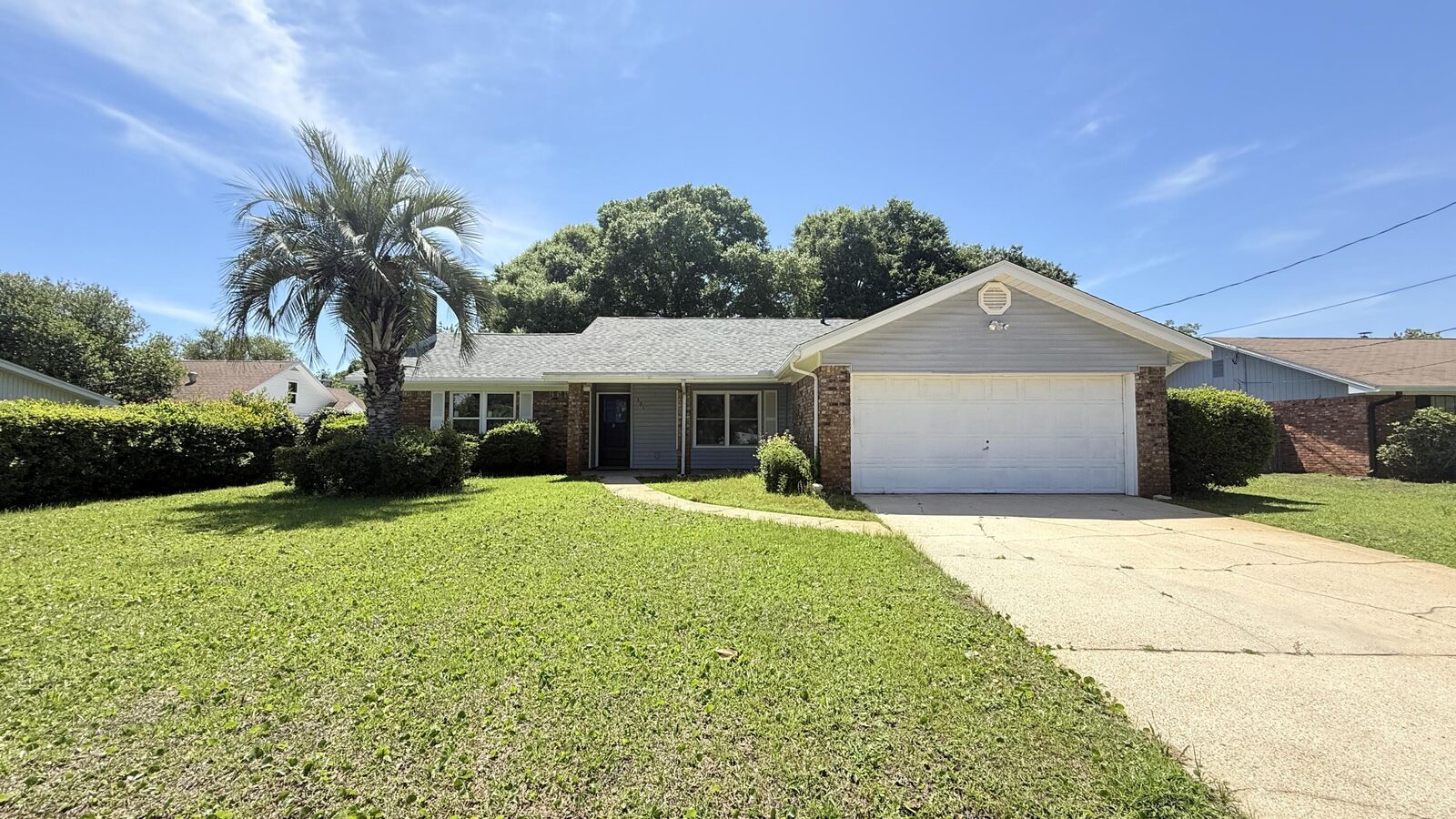 Property Photo: 301 Dawn Lane FL 32569