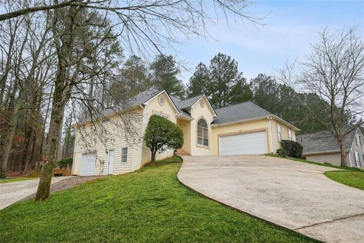 Property Photo: 142 Acadian Drive GA 30281