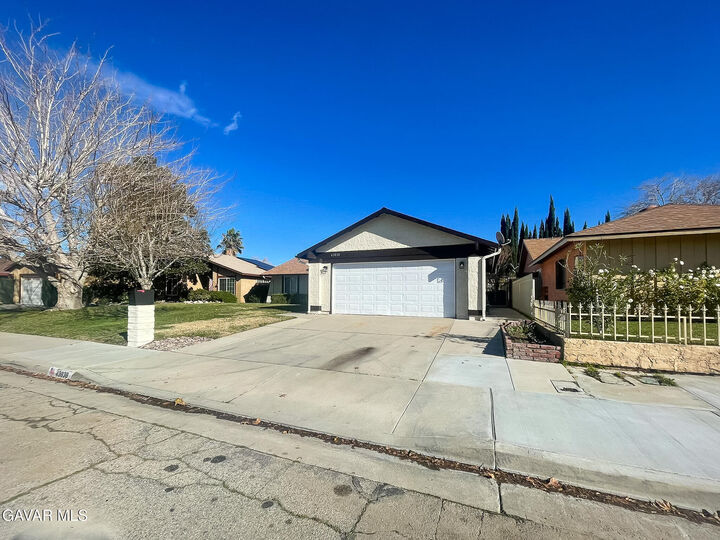 Property Photo: 43038 Burlwood Drive CA 93536