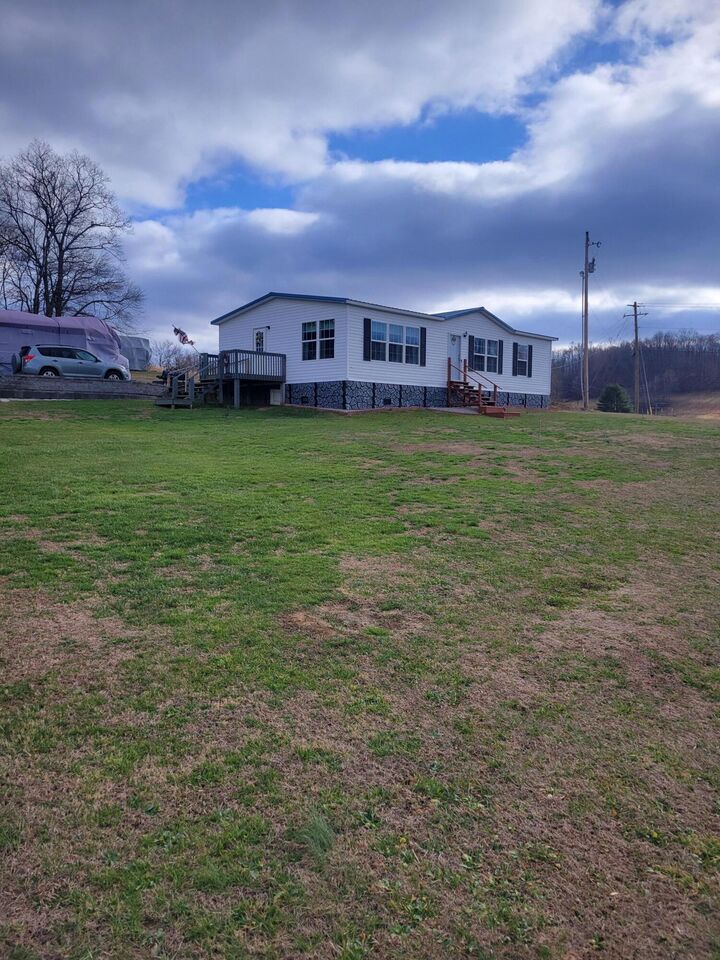 Property Photo:  12475 US-421  KY 40486 