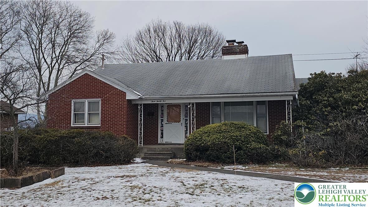 Property Photo:  325 E Walnut Street  PA 18055 