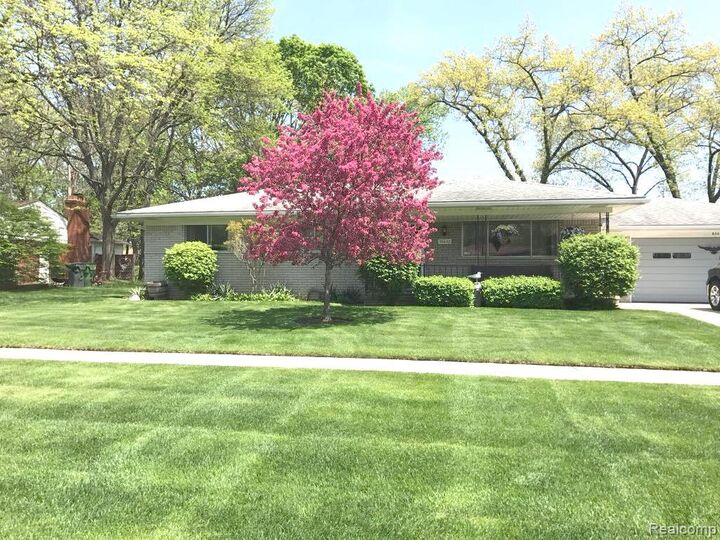 Property Photo: 53432 Bruce Hill Drive MI 48316 2116