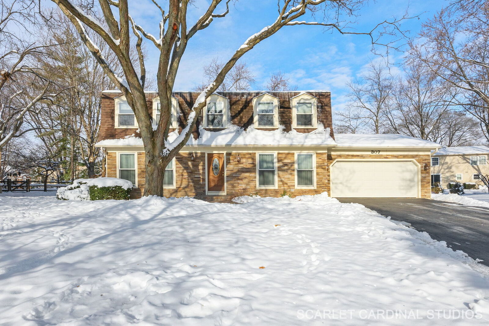Property Photo: 307 Leeds Court IL 60565
