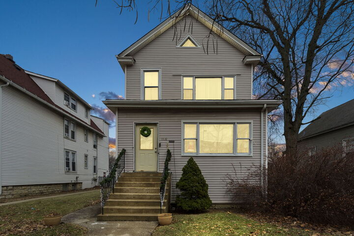 Property Photo: 1032 S Maple Avenue IL 60304