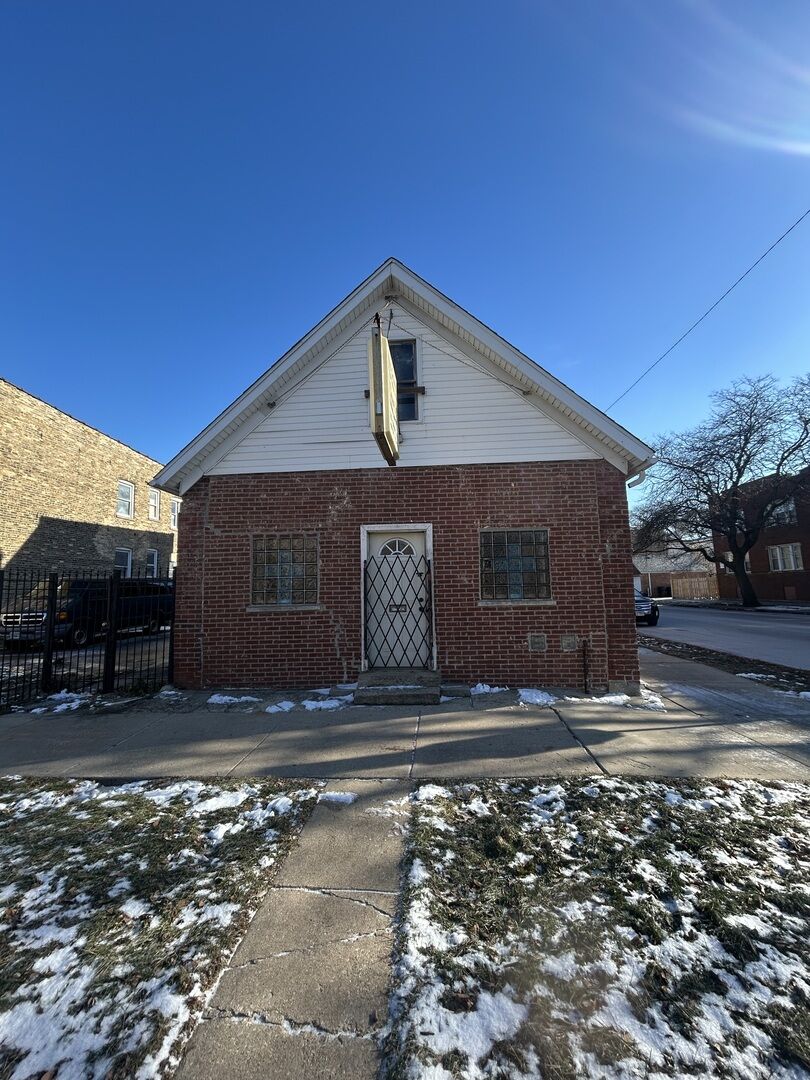 Property Photo:  1001 N Springfield Avenue  IL 60651 
