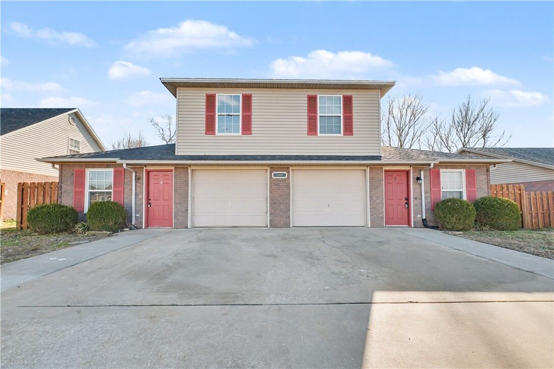 Property Photo:  3409 SW Victoria Place  AR 72712 