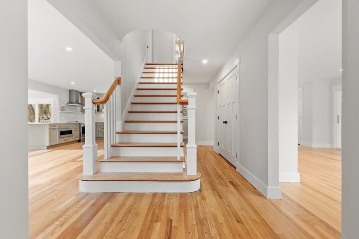 Property Photo:  525 Lindell Ave  MA 01453 