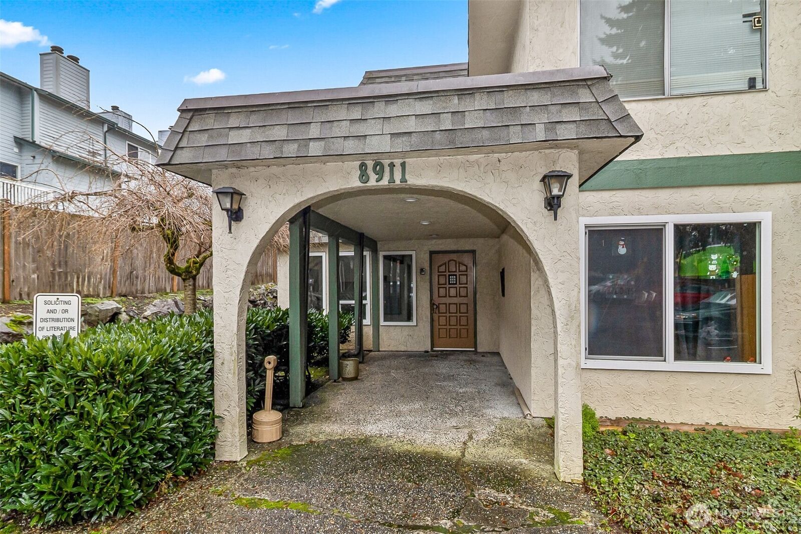 Property Photo:  8911  Holly Drive 104  WA 98208 