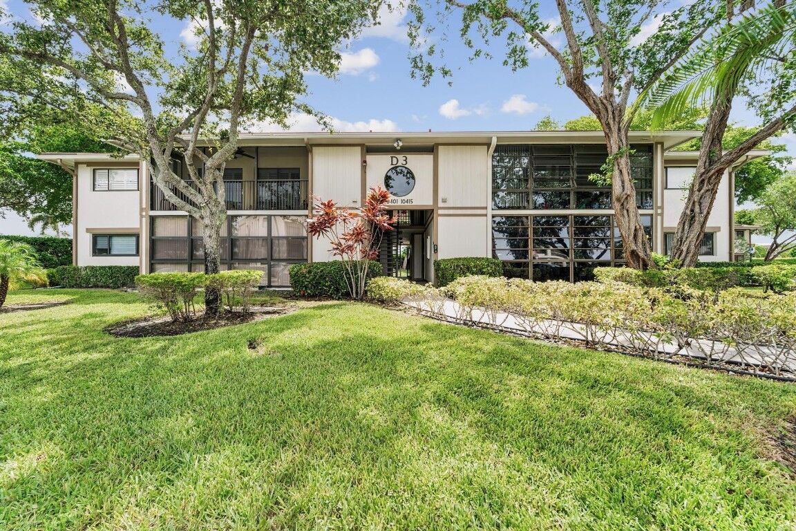 Property Photo:  10411 E Clairmont Circle 211  FL 33321 