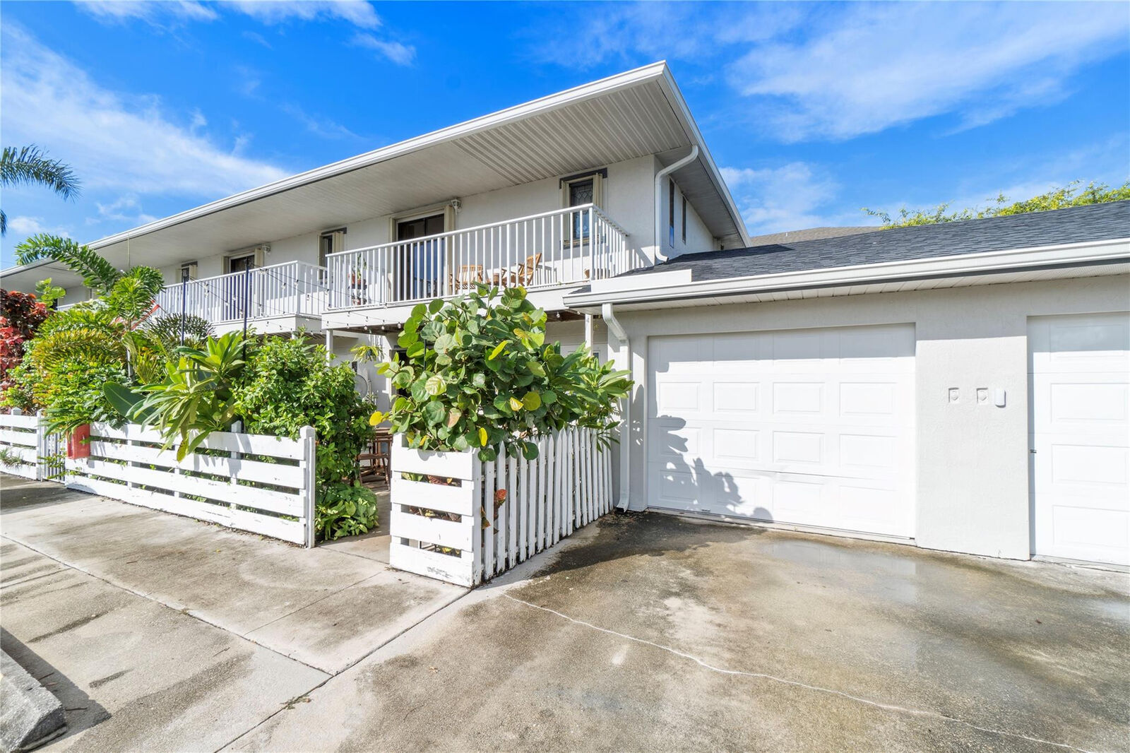 Property Photo:  326 W Pine Street 20  FL 33462 