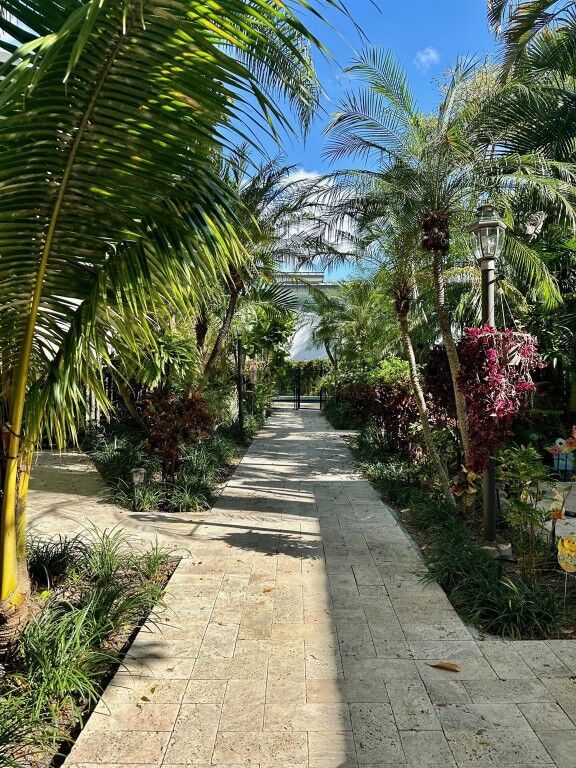 Property Photo:  715 NE 1st Street D  FL 33301 