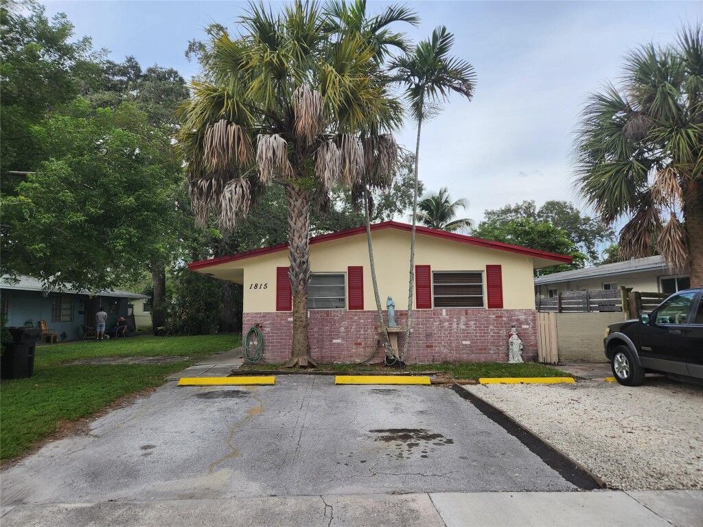 Property Photo:  1815 SW 21st Street  FL 33315 
