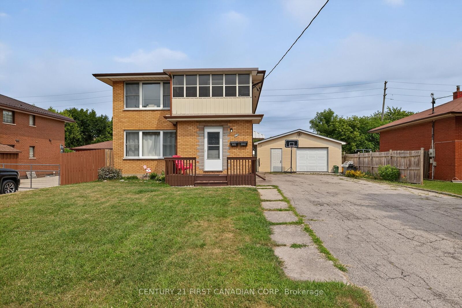 Property Photo:  204 Burnside Drive  ON N5V 1B7 