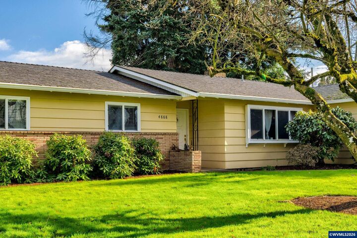 Property Photo: 4888 38th Pl NE OR 97305