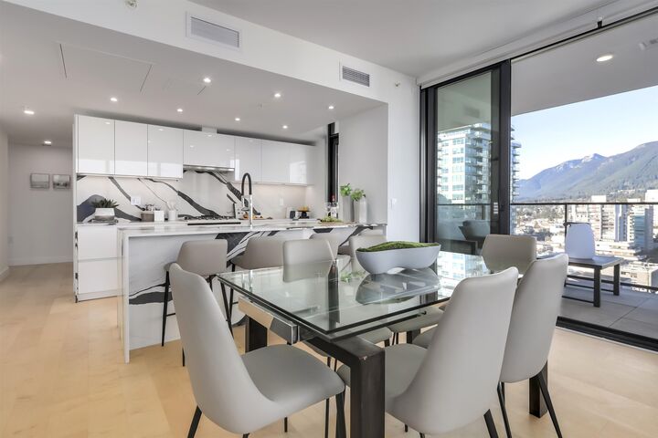 Property Photo: 135 E 13th Street 1309 BC V7L 0J8