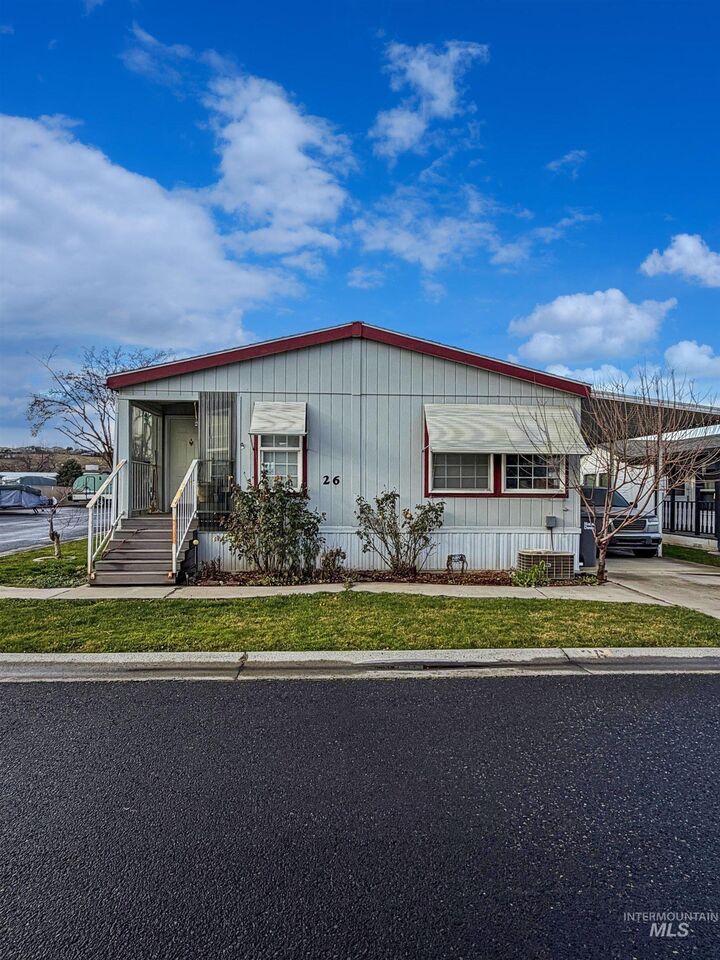 Property Photo:  2115 6th Ave #26  WA 99403 