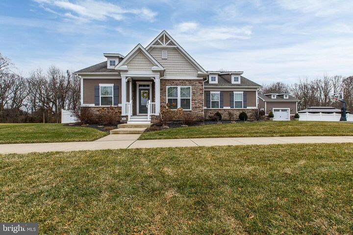 Property Photo:  836 Sweet Birch Drive  DE 19709 