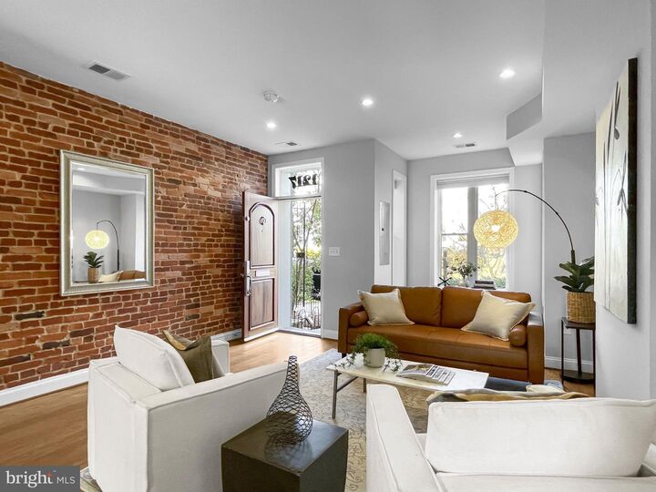 Property Photo:  1217 I Street NE  DC 20002 