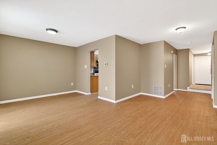 Property Photo:  70 Hampshire Drive  NJ 08536 