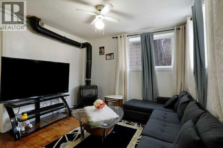 Property Photo:  135 1 Street East  AB T1R 1B7 