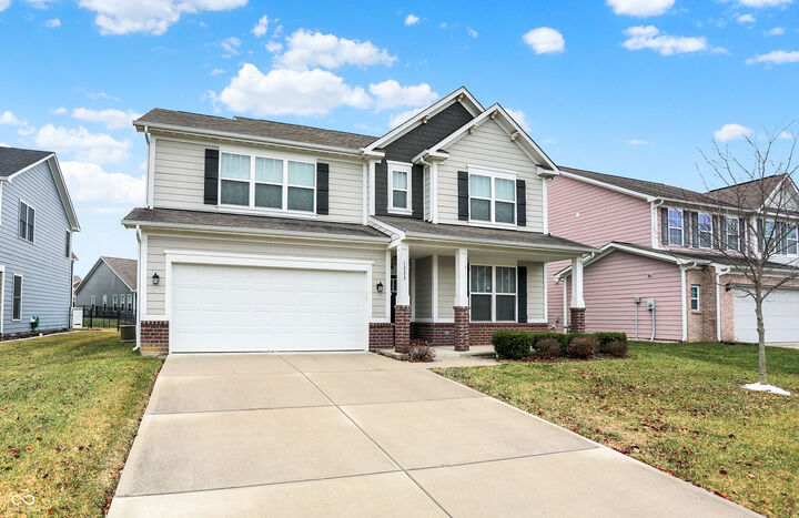 Property Photo: 1333 Old Heritage Place IN 46143