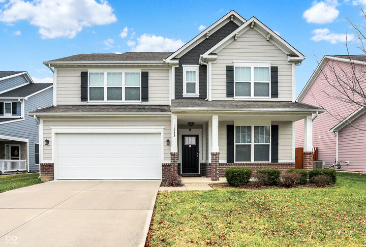 Property Photo:  1333 Old Heritage Place  IN 46143 