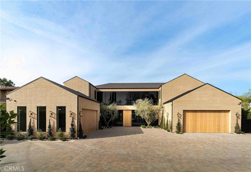 Property Photo:  4543 Densmore Avenue  CA 91436 