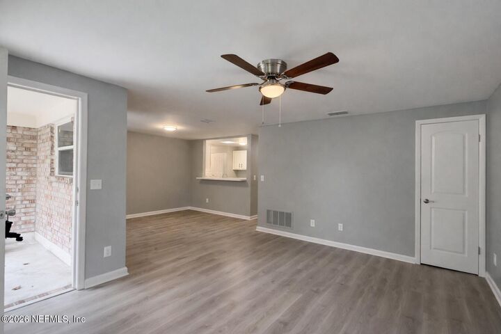 Property Photo: 814 Greeland Avenue FL 32221