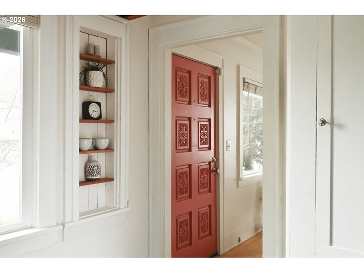 Property Photo:  7701 N Hodge Ave  OR 97203 