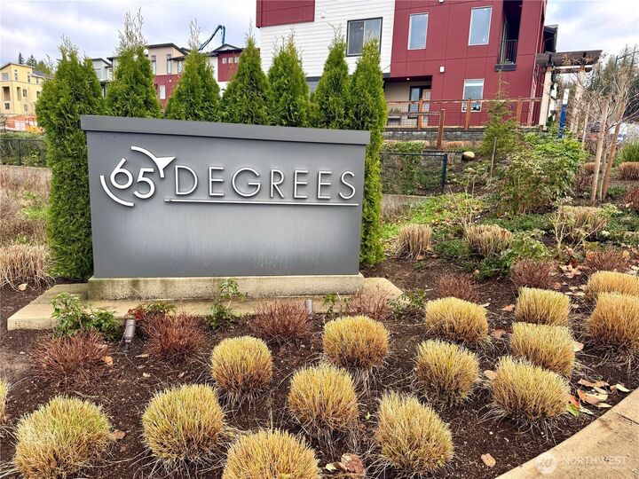 Property Photo:  14346  1st Avenue NE 54-E  WA 98019 