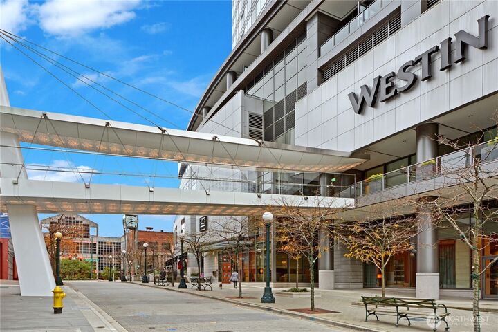 Property Photo: 650 Bellevue Way NE 2103 WA 98004