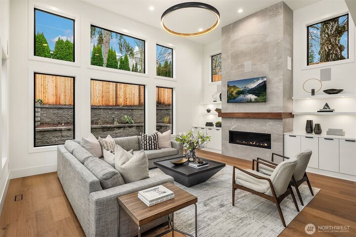 Property Photo:  520  7th Street S  WA 98033 