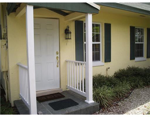 Property Photo:  