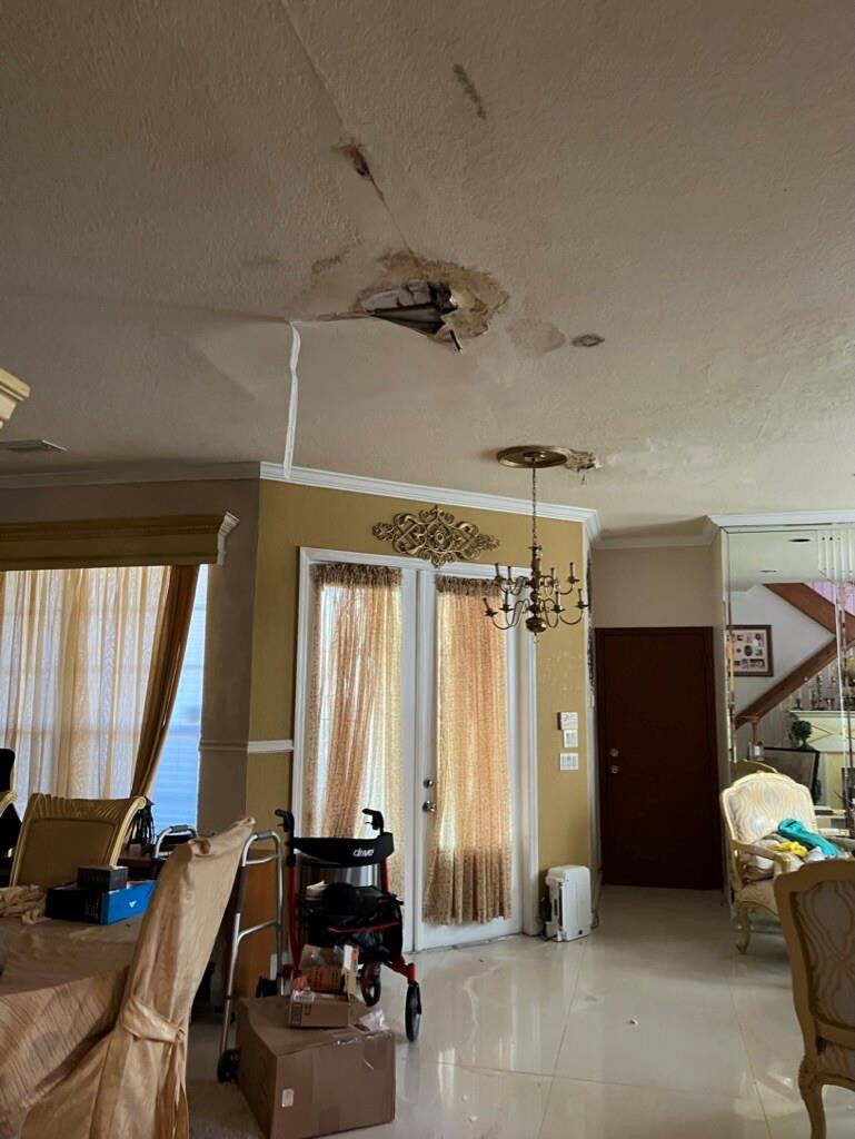 Property Photo: 2586 SW 158th Avenue FL 33027