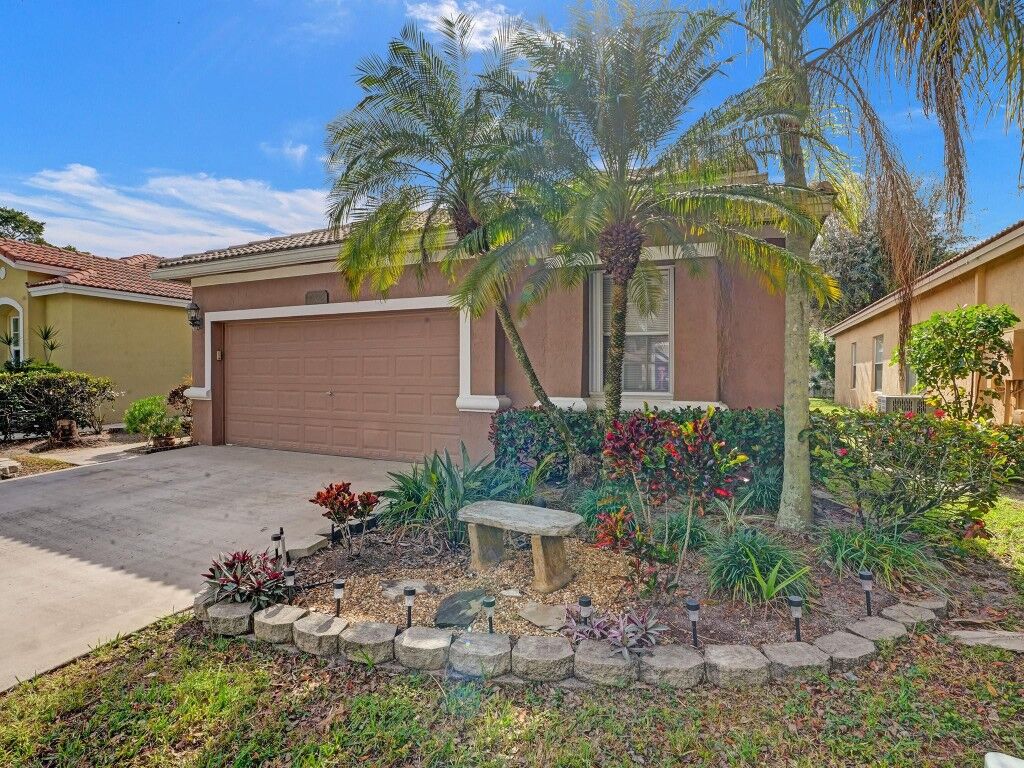 Property Photo:  4906 Pelican Street  FL 33073 