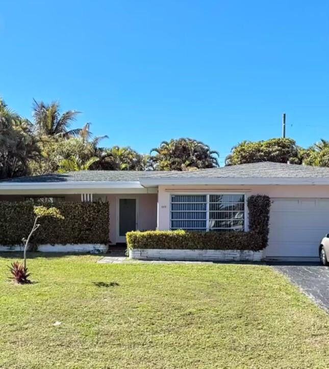 Property Photo: 177 NE Spanish Court FL 33432