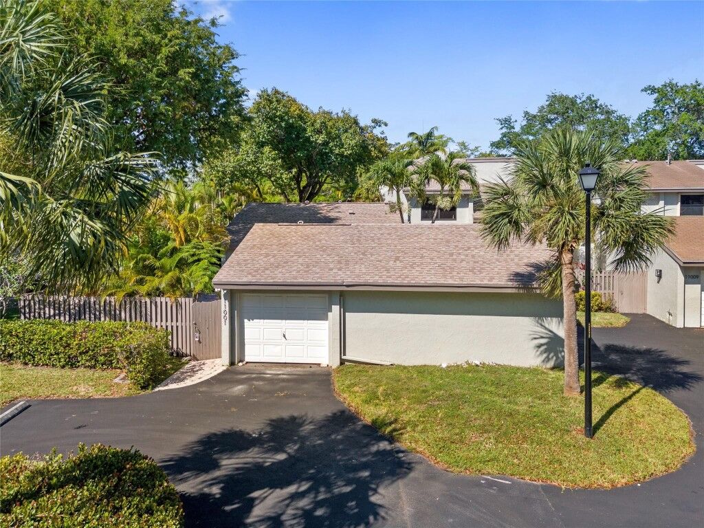 Property Photo:  11001 SW 113th Place 11001  FL 33176 