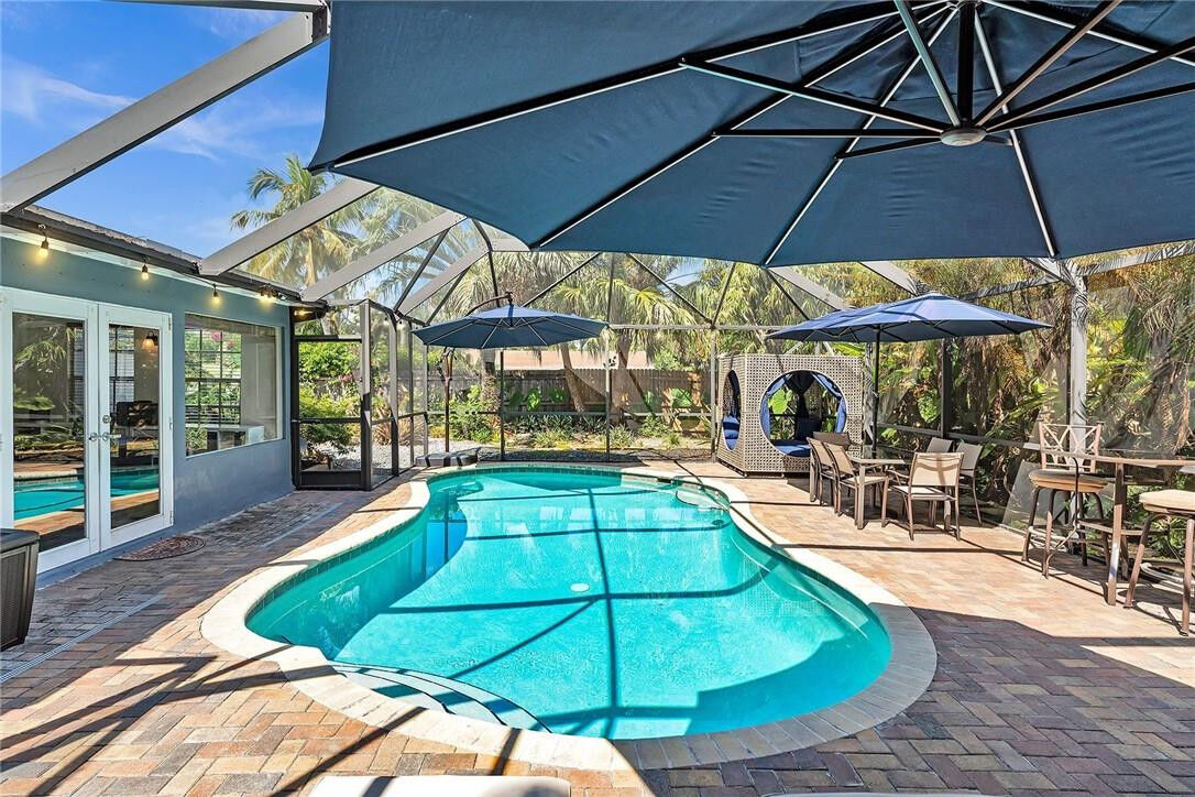 Property Photo: 301 NE 30th Street FL 33334