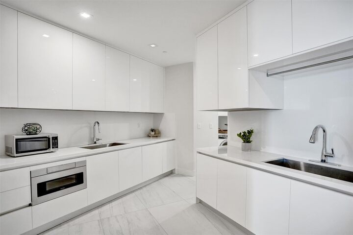 Property Photo:  701 N Fort Lauderdale Beach Boulevard Ph1801  FL 33304 