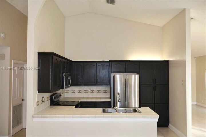 Property Photo: 1521 NW 105th Ave FL 33322