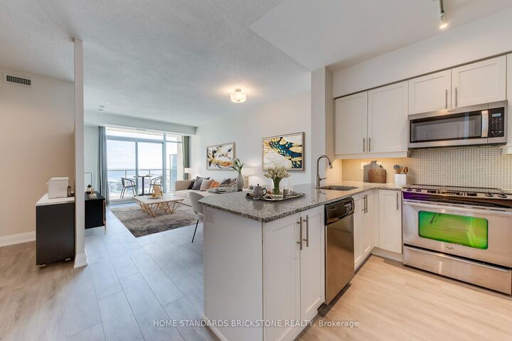 Property Photo:  125 Western Battery Road 2508  ON M6K 3R8 