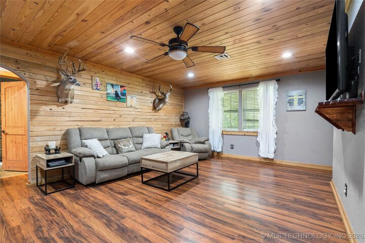 Property Photo: 97964 S 4437 Road OK 74435